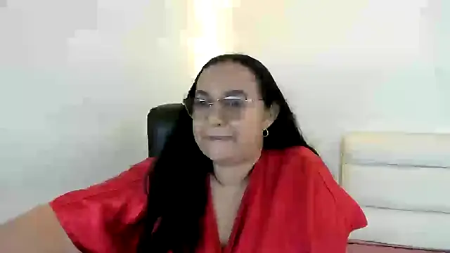 Snapshot of GiaNahomi chatting on January 11, 2025, 4:27 am GiaNahomi online show from January 11, 2025, 4:27 am