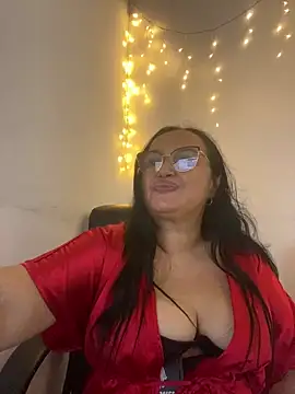 Snapshot of GiaNahomi chatting on January 17, 2025, 6:15 am GiaNahomi online show from January 17, 2025, 6:15 am