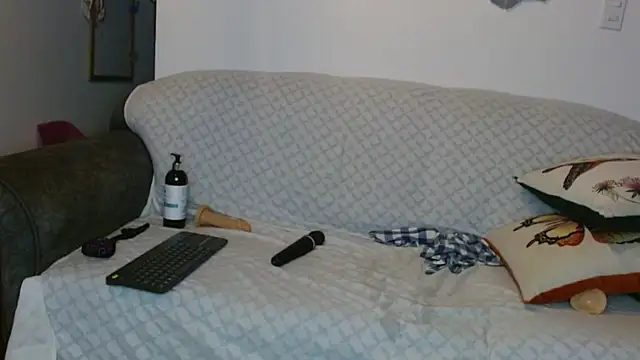 Vanessa Aniston online show from November 11, 2025, 9:09 am