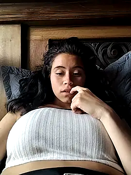 Snapshot of Alexandra_65 chatting on October 28, 2025, 3:47 pm Alexandra 65 online show from October 28, 2025, 3:47 pm