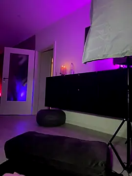 PalinaPr online show from December 17, 2025, 3:29 pm