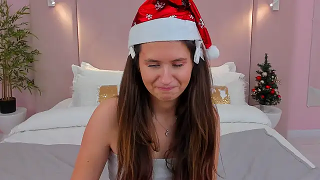 milaleoneli online show from December 27, 2024, 6:42 pm