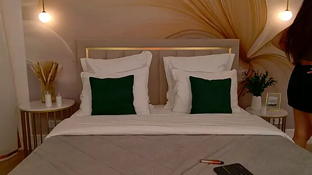 Snapshot of milaleoneli chatting on March 15, 2026, 3:07 pm milaleoneli online show from March 15, 2026, 3:07 pm