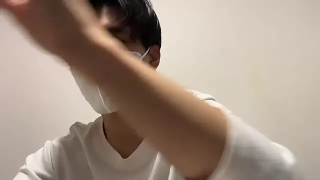 Lio kun online show from October 27, 2025, 1:04 pm