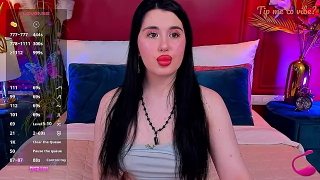 Mayzzie online show from May 4, 2026, 7:10 pm