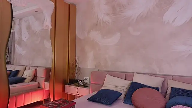 JullyBlair online show from November 22, 2025, 5:06 am