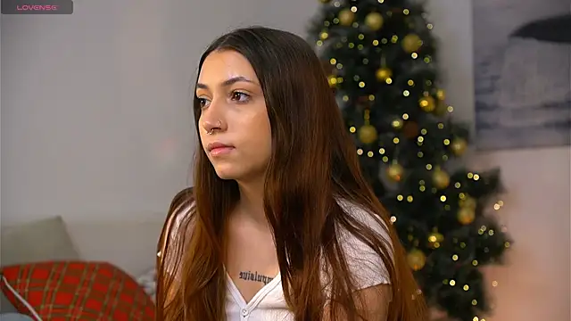 emilianorth  online show from December 20, 2024, 1:33 pm