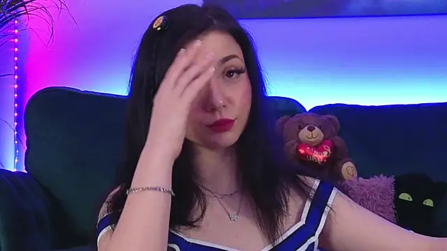 Snapshot of AveryWillow chatting on February 10, 2026, 7:40 pm AveryWillow online show from February 10, 2026, 7:40 pm