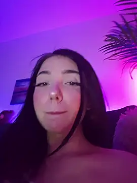 Snapshot of AveryWillow chatting on February 23, 2026, 3:15 am AveryWillow online show from February 23, 2026, 3:15 am