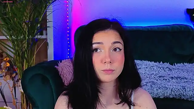 Snapshot of AveryWillow chatting on March 9, 2026, 10:03 pm AveryWillow online show from March 9, 2026, 10:03 pm