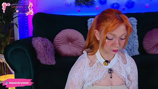 AveryWillow online show from May 16, 2026, 3:36 am