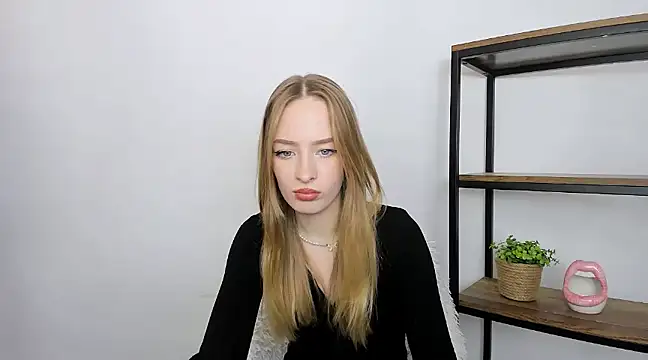 LilaGold online show from December 3, 2024, 3:44 pm