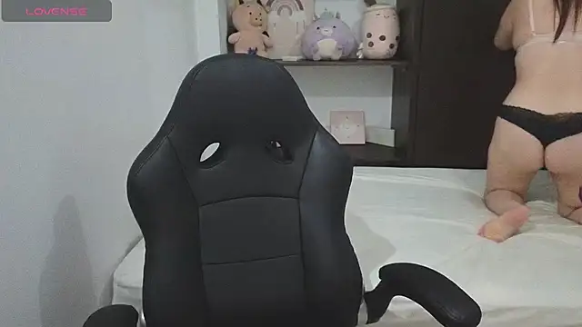 mandy renzon1  online show from October 25, 2025, 3:03 am