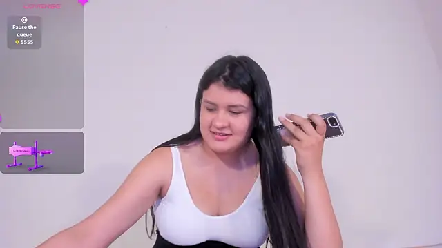 Snapshot of Elalove_ chatting on March 9, 2026, 9:19 pm Elalove online show from March 9, 2026, 9:19 pm