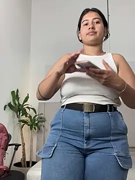 AliceMayer1 online show from March 16, 2025, 11:05 am