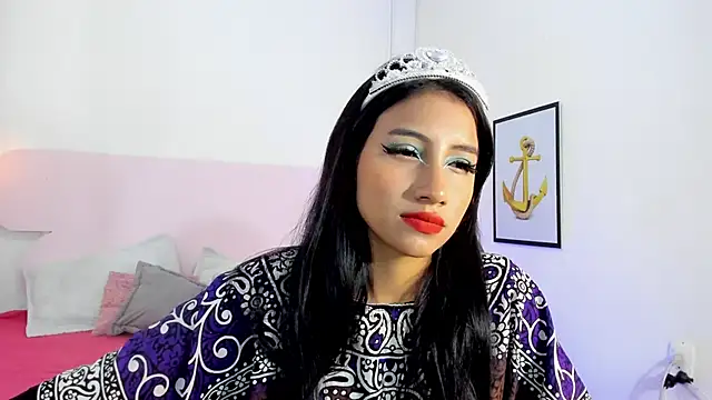 Snapshot of naomiii__ chatting on September 24, 2025, 12:19 pm naomiii   online show from September 24, 2025, 12:19 pm