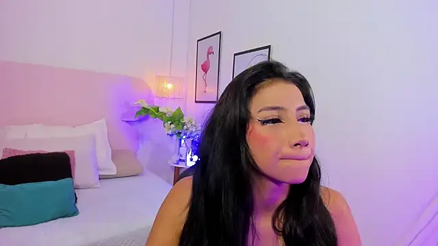 Snapshot of naomiii__ chatting on October 15, 2025, 11:43 am naomiii   online show from October 15, 2025, 11:43 am