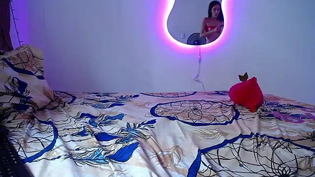 AMBER LOVE22 online show from February 14, 2025, 6:40 pm