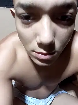 Snapshot of tayson_ chatting on April 5, 2026, 10:45 am tayson online show from April 5, 2026, 10:45 am
