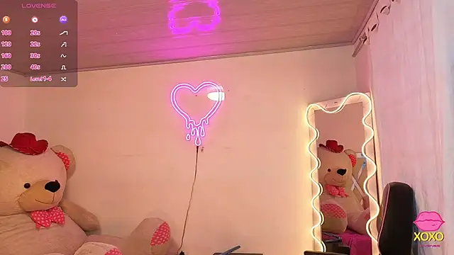 Snapshot of Jazmin_tay chatting on October 6, 2025, 11:40 am Jazmin tay online show from October 6, 2025, 11:40 am