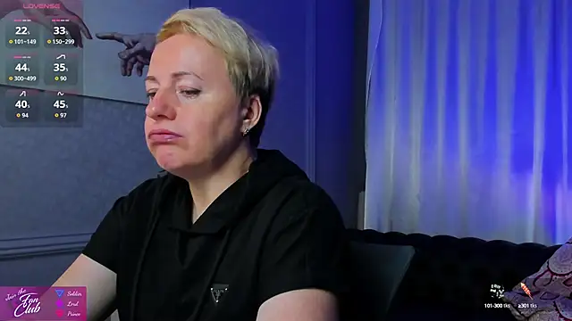 Snapshot of Nika_Smit chatting on September 18, 2025, 5:20 am Nika Smit online show from September 18, 2025, 5:20 am