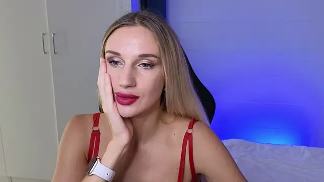 Megan Kira online show from June 27, 2026, 9:42 pm