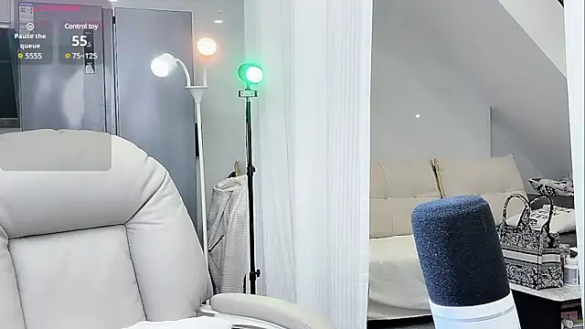 Snapshot of yoyo520- chatting on March 7, 2025, 6:00 pm yoyo520- online show from March 7, 2025, 6:00 pm