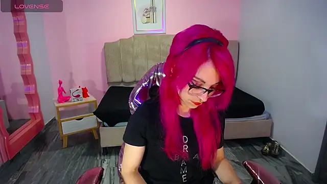 abril ch  online show from September 11, 2025, 10:37 am