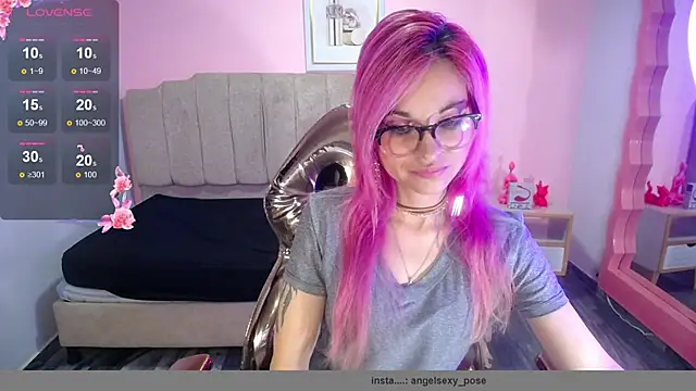 abril ch  online show from October 15, 2025, 10:48 am