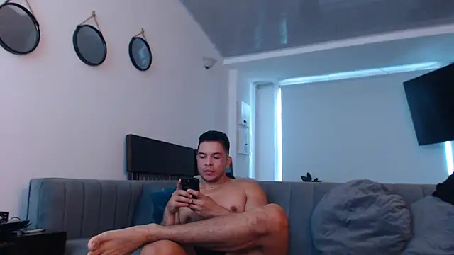 Snapshot of estebandelouis chatting on March 3, 2025, 1:42 pm estebandelouis online show from March 3, 2025, 1:42 pm