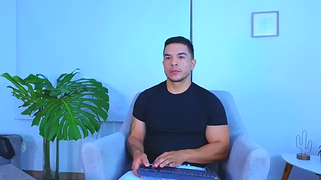 estebandelouis online show from June 10, 2026, 11:31 am