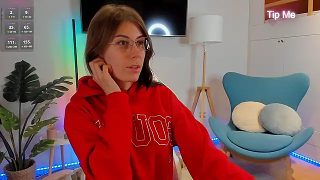 Snapshot of Hailey_Green chatting on May 25, 2026, 9:21 pm Hailey Green online show from May 25, 2026, 9:21 pm