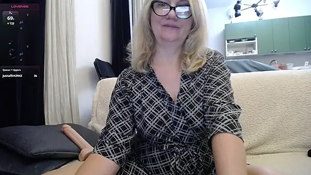 Blond Woman online show from January 29, 2025, 12:22 am