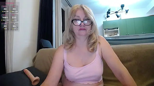 Blond Woman online show from February 15, 2025, 8:43 pm