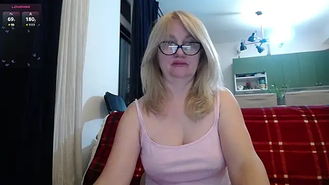 Blond Woman online show from March 20, 2025, 9:13 pm