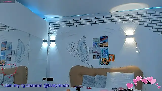 cute stefania online show from February 14, 2025, 12:25 pm