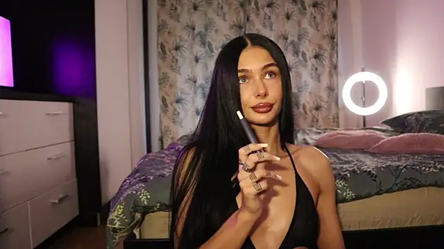 IvyKaelani online show from November 26, 2025, 12:50 pm