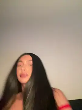 IvyKaelani online show from May 3, 2026, 1:28 pm