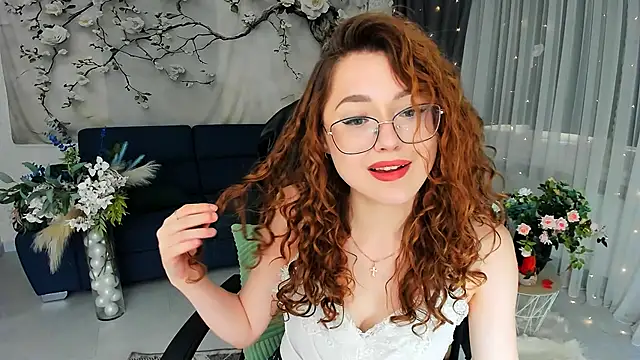 Snapshot of SereneFlame chatting on May 11, 2026, 4:04 pm SereneFlame online show from May 11, 2026, 4:04 pm