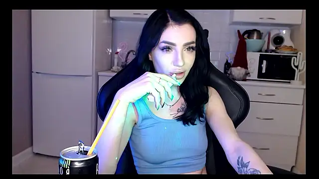 NancyLovee  online show from December 5, 2024, 10:45 pm