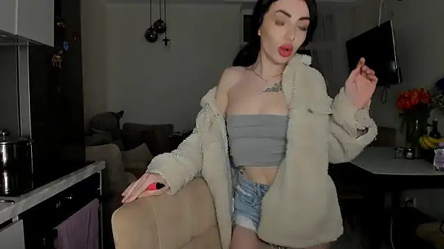 NancyLovee  online show from April 18, 2026, 9:37 pm