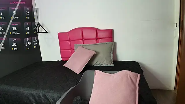 ScarleetJhonson  online show from March 11, 2025, 11:33 am
