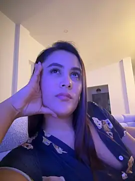 LexyRobert online show from November 12, 2025, 3:07 am