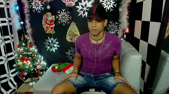 MikeRose94 online show from December 21, 2024, 5:51 pm