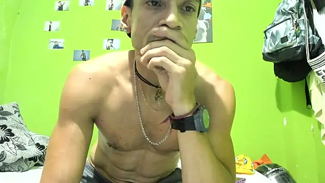 Snapshot of MikeRose94 chatting on June 16, 2026, 1:41 am MikeRose94 online show from June 16, 2026, 1:41 am
