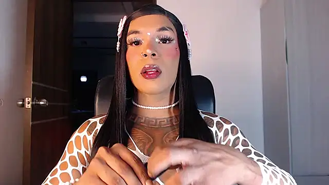 Snapshot of mistressbigcock777 chatting on October 17, 2025, 4:26 am mistressbigcock777 online show from October 17, 2025, 4:26 am