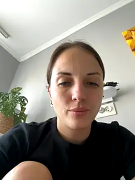 AmiLavs online show from November 3, 2025, 11:44 am