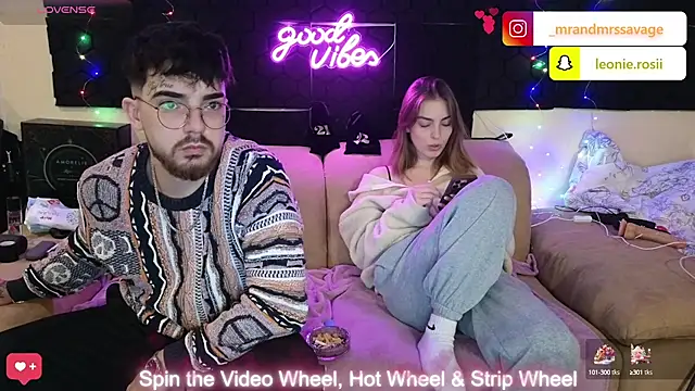 MrAndMrsSavage online show from December 22, 2024, 5:32 pm