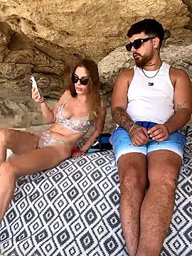 MrAndMrsSavage online show from September 30, 2025, 8:08 am