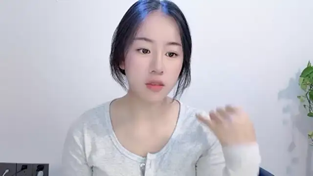 chloe-01 online show from January 18, 2026, 4:27 am